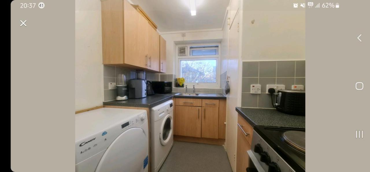 Appartement R3 Superking Sized Bed & 75" Tv On The Wall In Clapham à Londres Extérieur photo