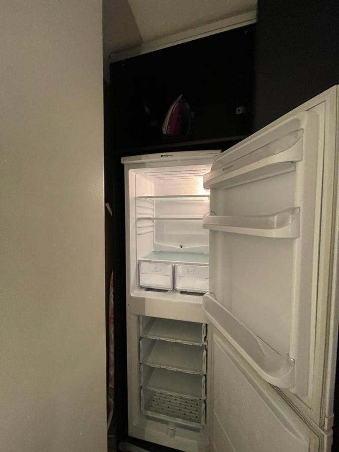 Appartement R3 Superking Sized Bed & 75" Tv On The Wall In Clapham à Londres Extérieur photo
