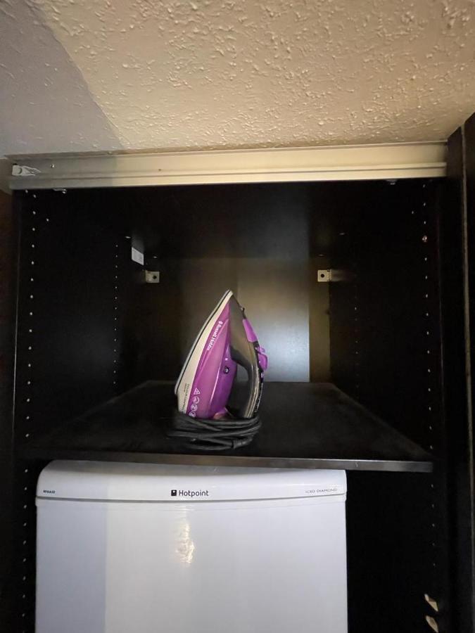 Appartement R3 Superking Sized Bed & 75" Tv On The Wall In Clapham à Londres Extérieur photo