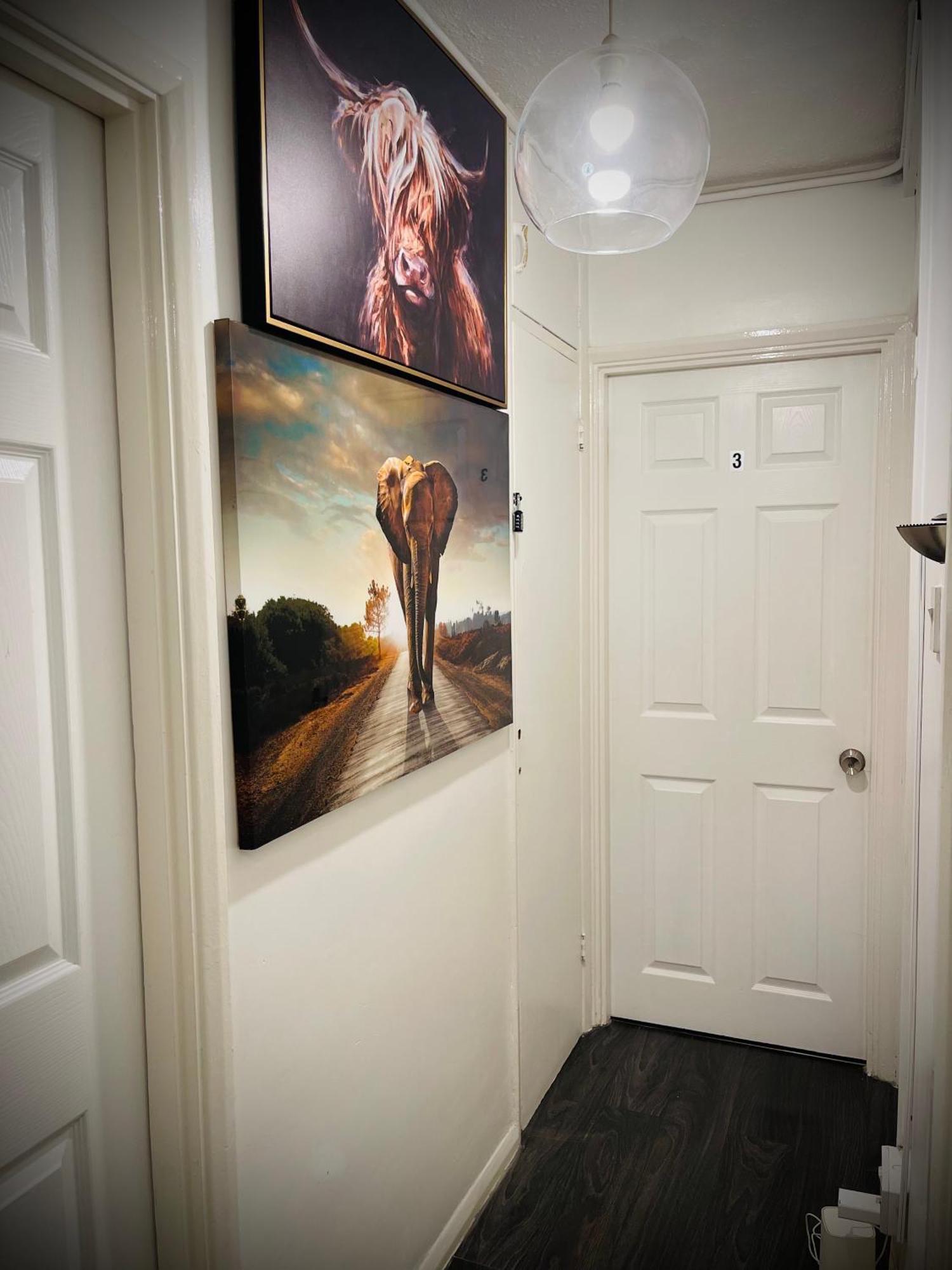 Appartement R3 Superking Sized Bed & 75" Tv On The Wall In Clapham à Londres Extérieur photo