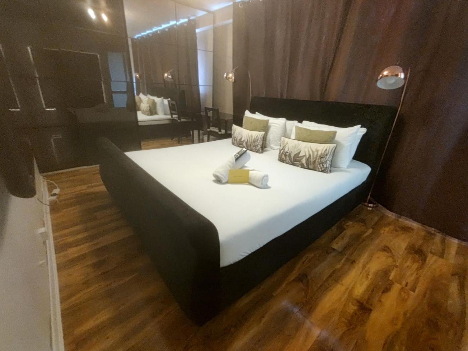 Appartement R3 Superking Sized Bed & 75" Tv On The Wall In Clapham à Londres Extérieur photo